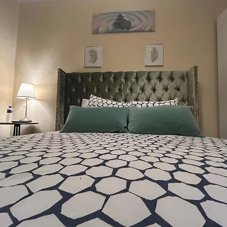 Al Montenegro 招待所