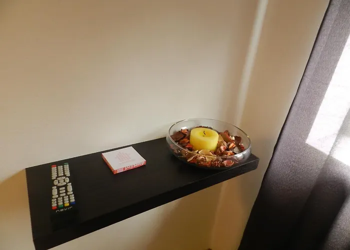 Al Montenegro * باريديس دي كورا